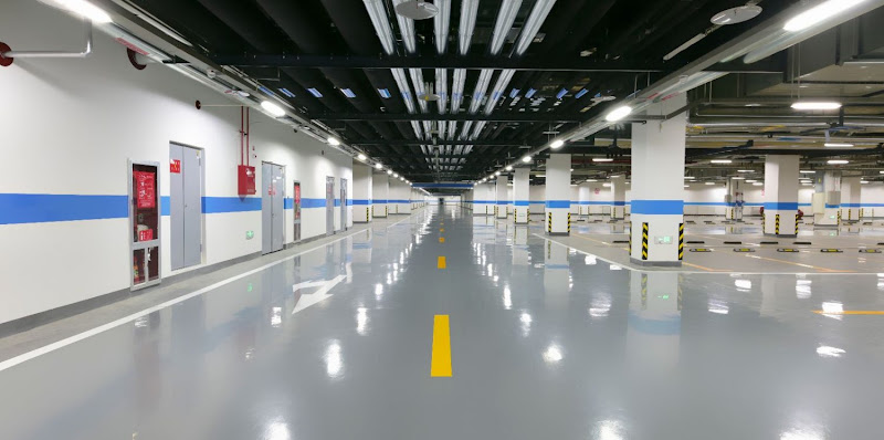 High-performance resinous facility floor